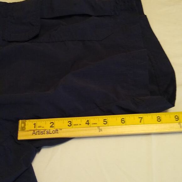 Kohls Men's size 34 navy blue Cargo shorts. - Picture 9 of 9